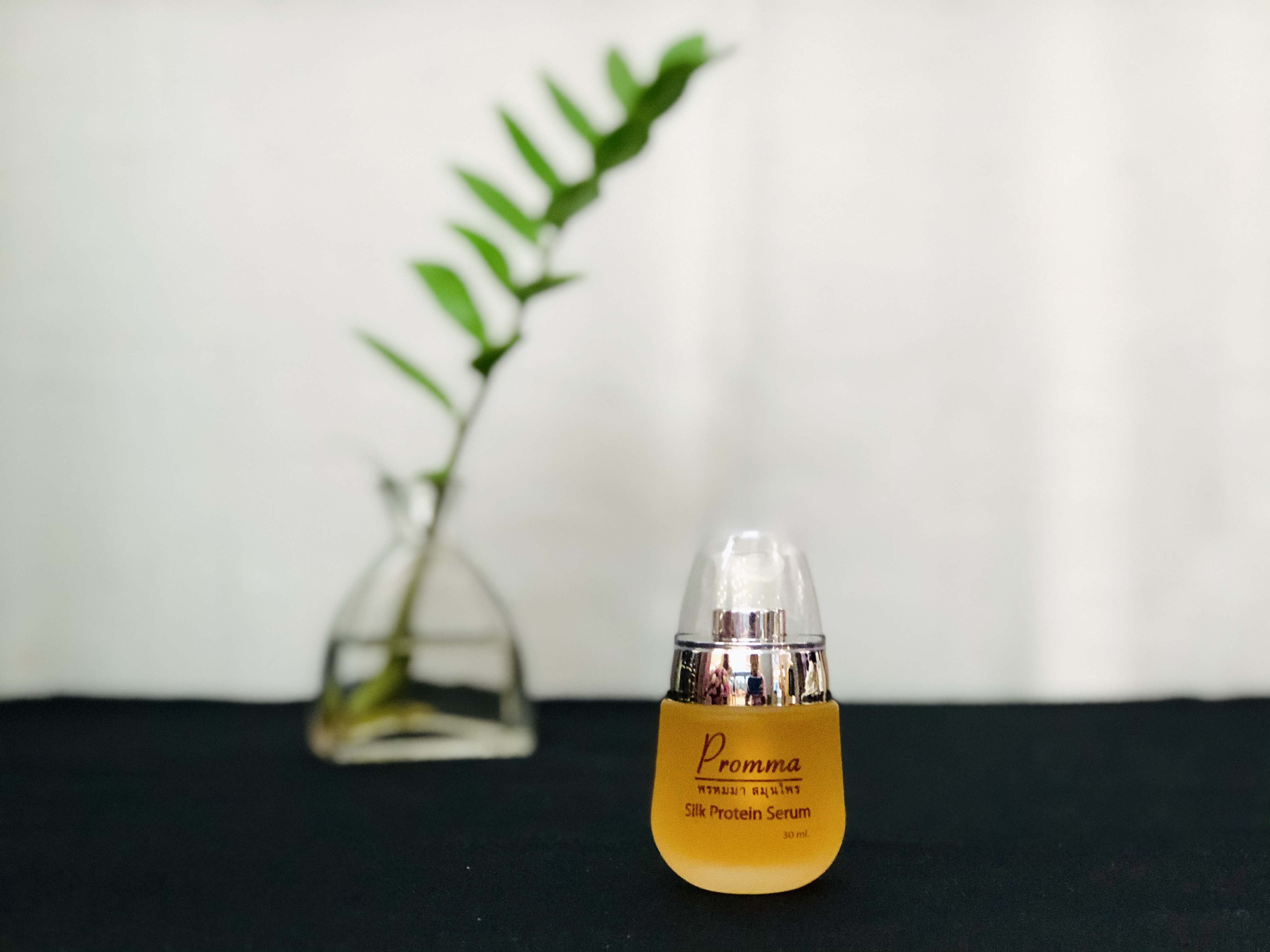 Prommaherbs(พรหมมาสมุนไพร)เซรั่มใส่ปลายผมสำหรับผมแห้งเสียชี้ฟู แตกปลาย